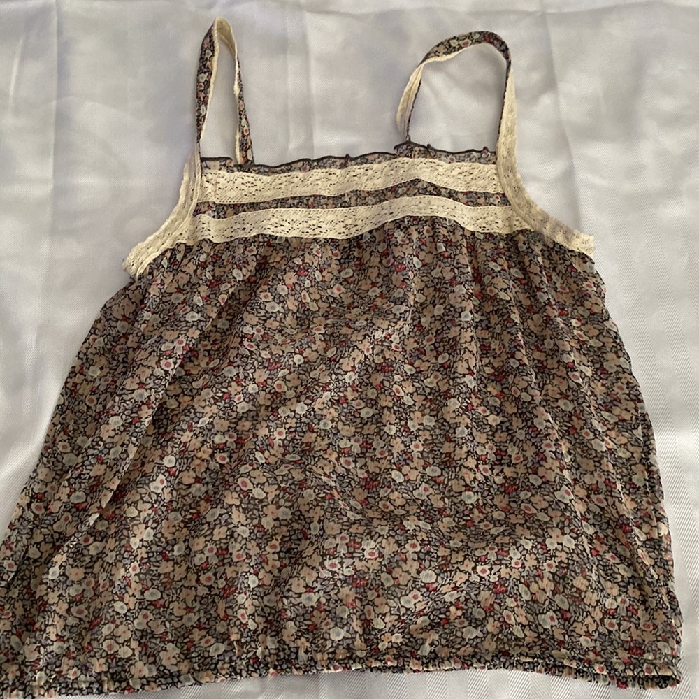 Bundle Bundle!!! Four Tops For $29 - image 4